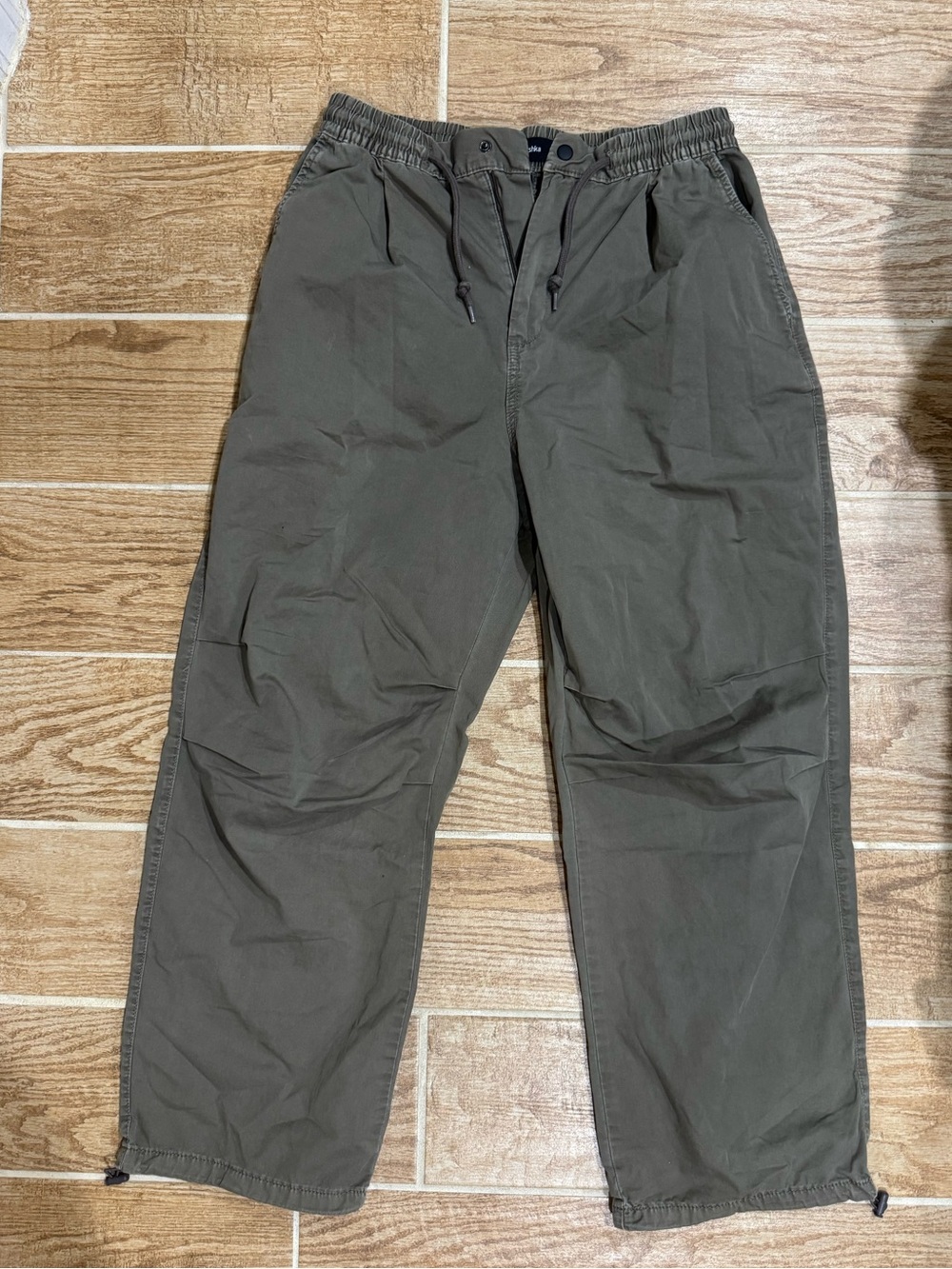 men’s bershka olive green baggy cargo pants